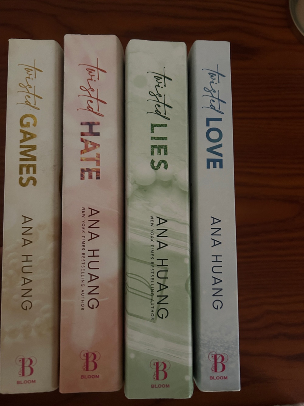 Ana Huang, Twisted series of romance books
